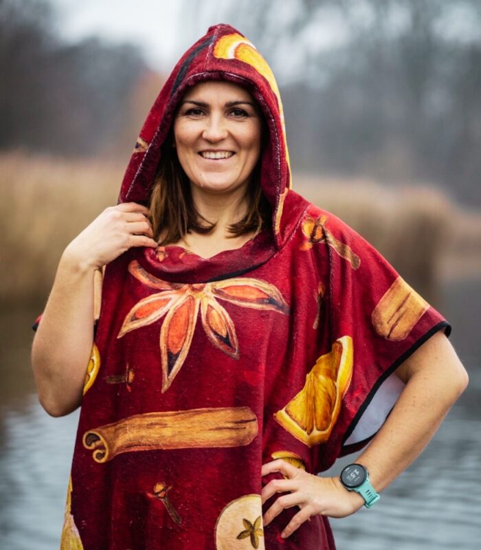 kolorowe poncho do morsowania grzaniec