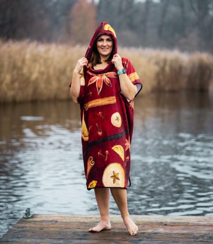kolorowe poncho do morsowania grzaniec