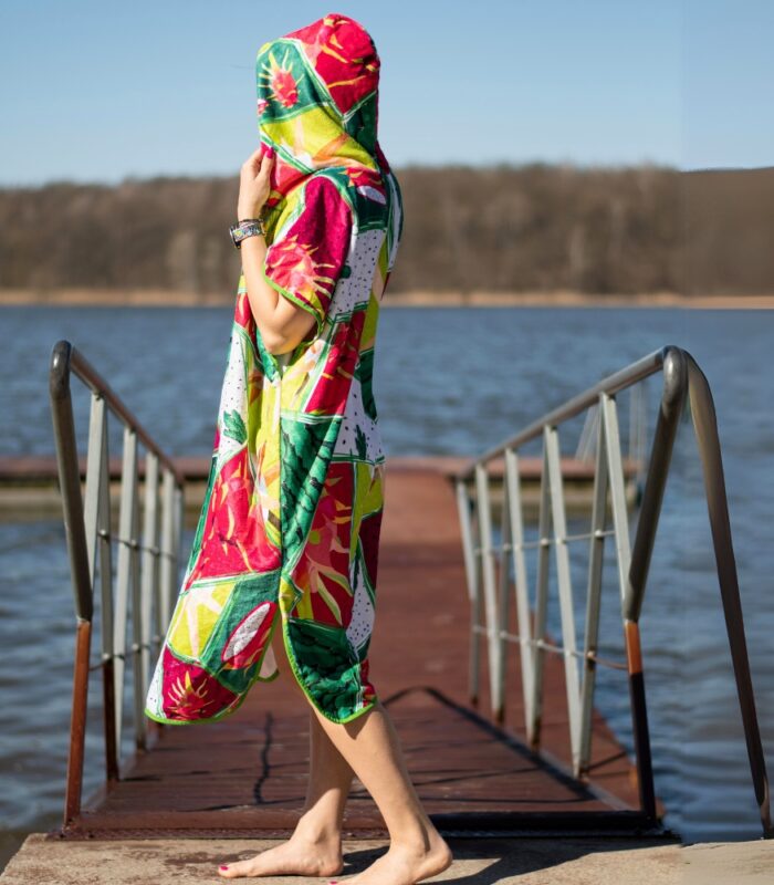 kolorowe poncho do morsowania Kaktus