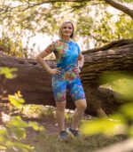 Damska koszulka sportowa niebieska łąka