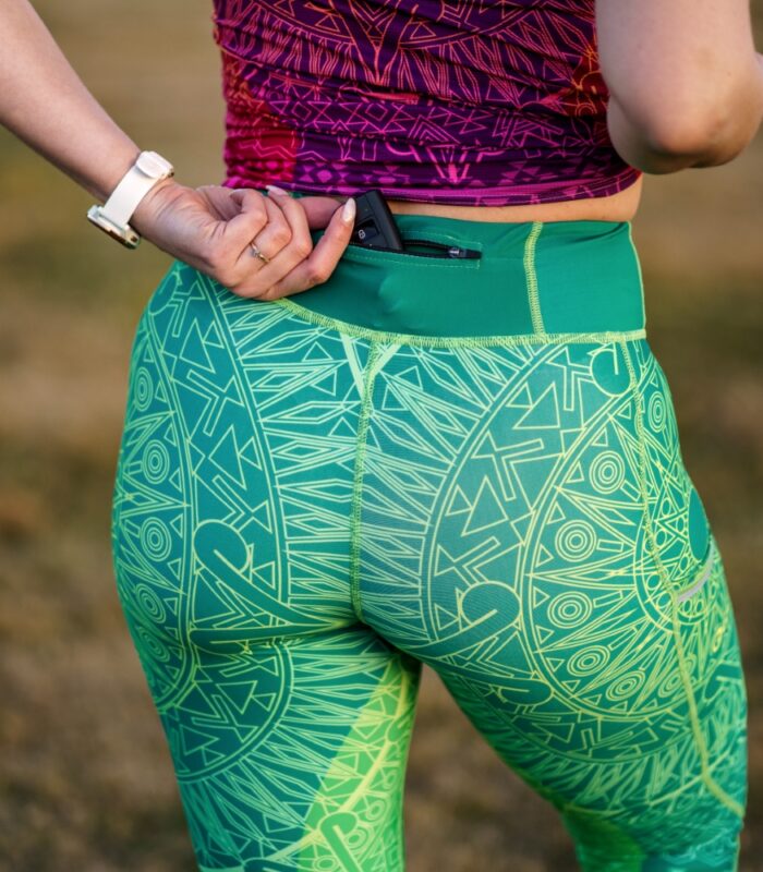 zielone legginsy sportowe z kieszonką na telefon Tequila