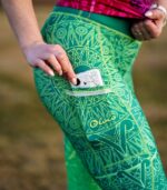 zielone legginsy sportowe z kieszonką na telefon Tequila