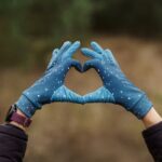 granatowe rękawiczki damskie sportowe zimowa noc