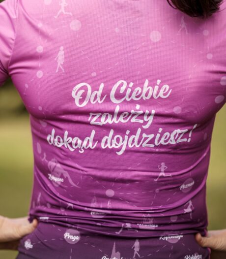 damska koszulka techniczna do biegania fioletowa jeżyna