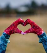 różowe czerwone rękawiczki sportowe damskie maliny w śmietanie