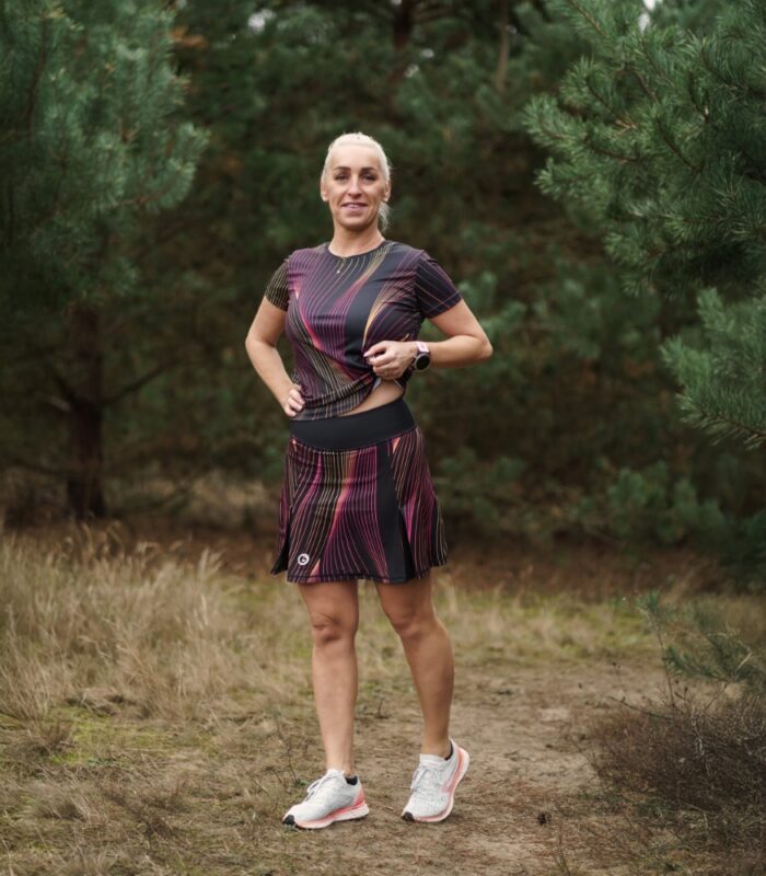czarna spódniczka ze spodenkami sportowa milionerka