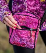 różowa torebka listonoszka orchidea