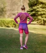 fioletowo czerwone spodenki do biegania z kieszonką na telefon śliwka