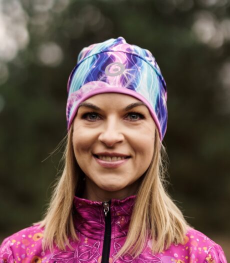 kolorowa czapka dwustronna z wycięciem na kitkę sportowa Bergen Jednorożec