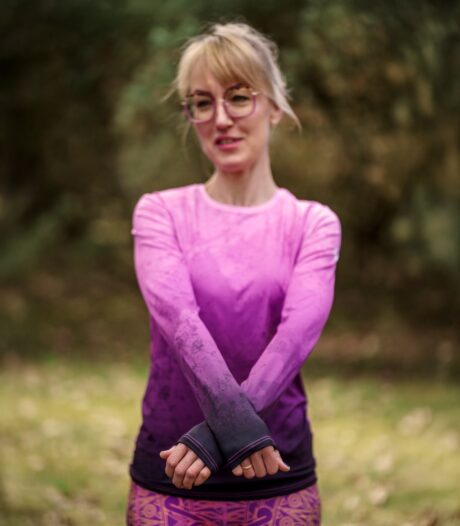 fioletowa koszulka z długim rękawem sportowa damska jeżyna