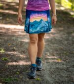 kolorowa spódniczka ze spodenkami sportowa góry