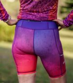 fioletowo czerwone spodenki do biegania z kieszonką na telefon śliwka