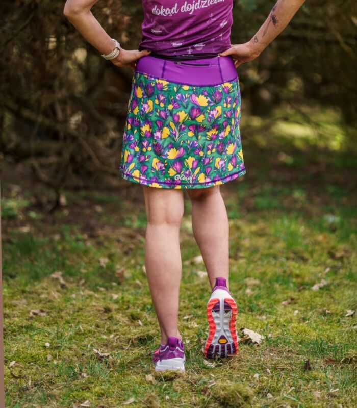 kolorowa spódniczka ze spodenkami sportowa do biegania krokusy