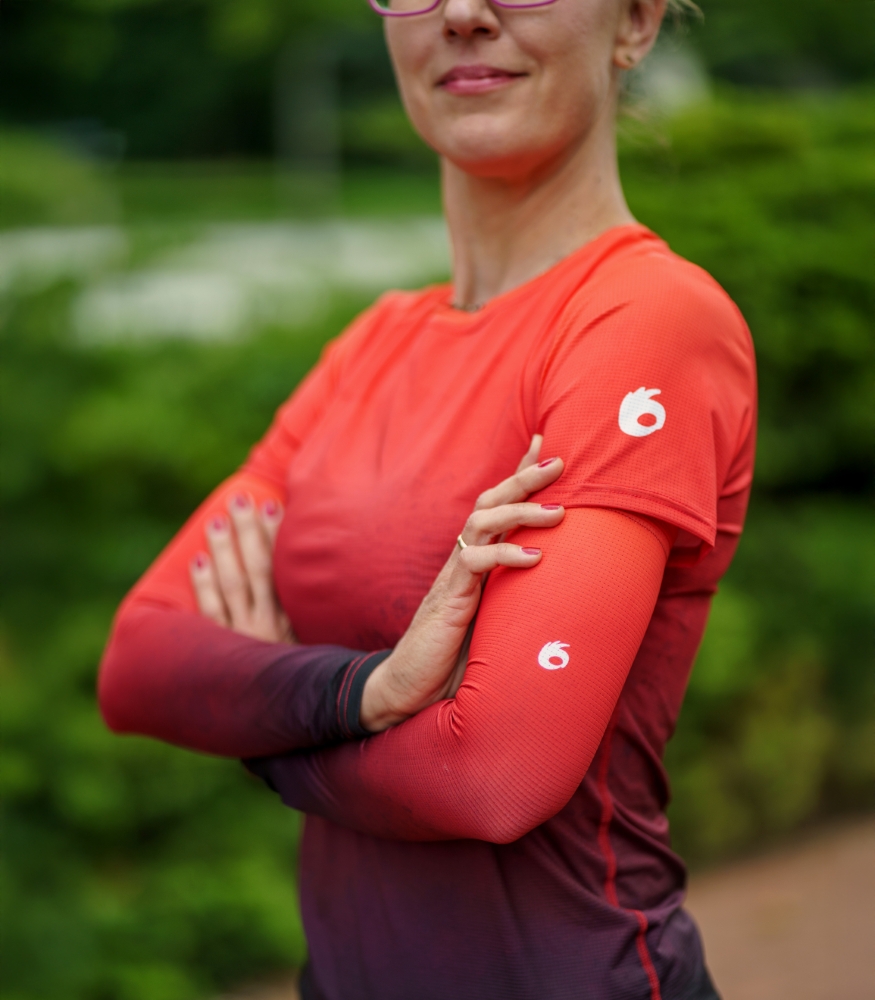 czerwone sportowe rękawki na rower do biegania wino