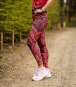 damskie legginsy sportowe czerwono czarne z kieszonką na telefon róże