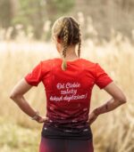 czerwono czarna koszulka sportowa damska do biegania wino