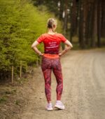 damskie legginsy sportowe czerwono czarne z kieszonką na telefon róże