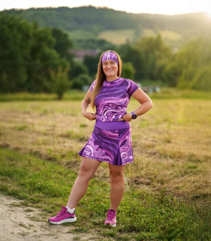 fioletowa spódniczka ze spodenkami sportowa jagody