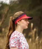 czerwono czarny daszek sportowy czerwone wino