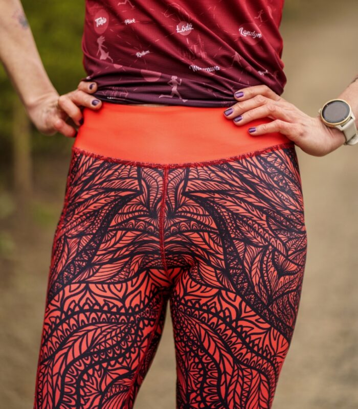 damskie legginsy sportowe czerwono czarne z kieszonką na telefon róże