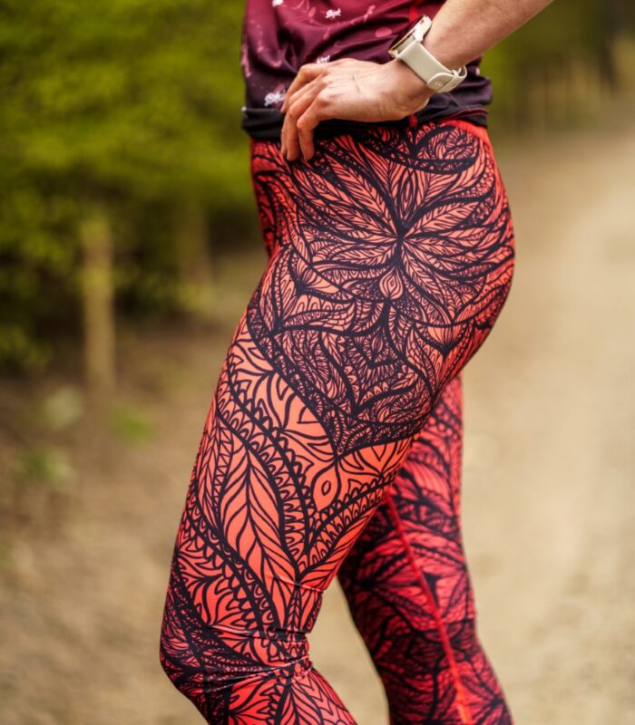 damskie legginsy sportowe czerwono czarne z kieszonką na telefon róże