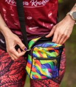 Kolorowa torebka listonoszka graficiarz