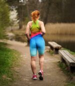 niebieskie legginsy do biegania z kieszonką na telefon błękitna laguna