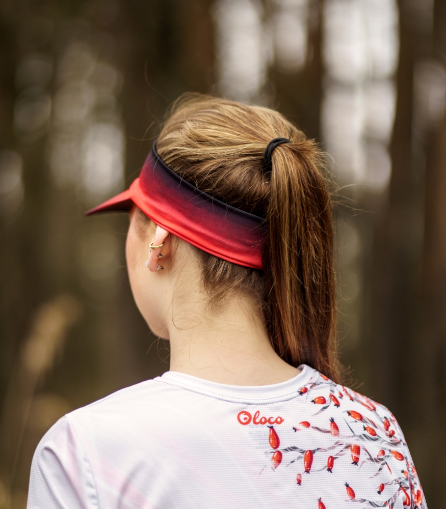 czerwono czarny daszek sportowy czerwone wino