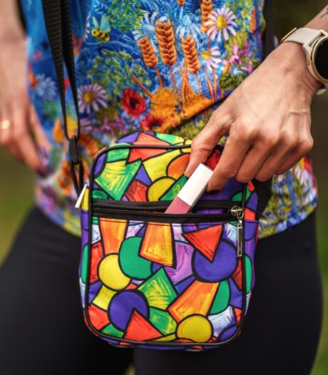 kolorowa torebka listonoszka pikasa