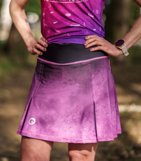 kolorowa spódniczka ze spodenkami sportowa jeżyna