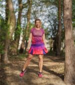 kolorowa spódniczka ze spodenkami sportowa śliwka