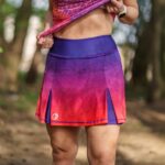 kolorowa spódniczka ze spodenkami sportowa śliwka