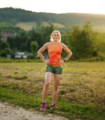 zielone krótkie legginsy szorty sportowe jungle