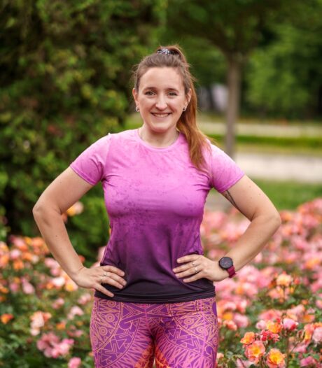 fioletowa damska koszulka techniczna do biegania na rower sportowa jeżyna