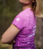 fioletowa damska koszulka techniczna do biegania na rower sportowa jeżyna