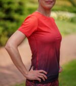 czerwona koszulka techniczna damska oddychająca do biegania wino