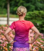 fioletowa koszulka techniczna damska oddychająca do biegania śliwka