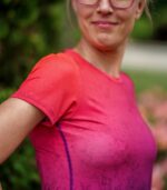 fioletowa koszulka techniczna damska oddychająca do biegania śliwka