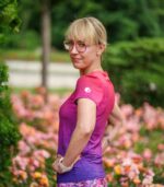 fioletowa koszulka techniczna damska oddychająca do biegania śliwka