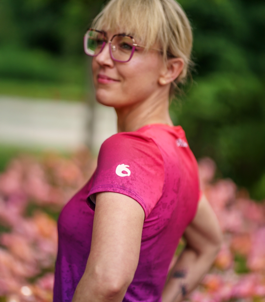 fioletowa koszulka techniczna damska oddychająca do biegania śliwka