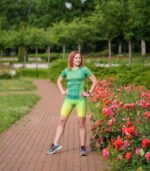 zielone legginsy spodenki sportowe damskie do biegania z kieszonką na telefon limonka