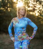 niebieski sportowy longsleeve damski łąka