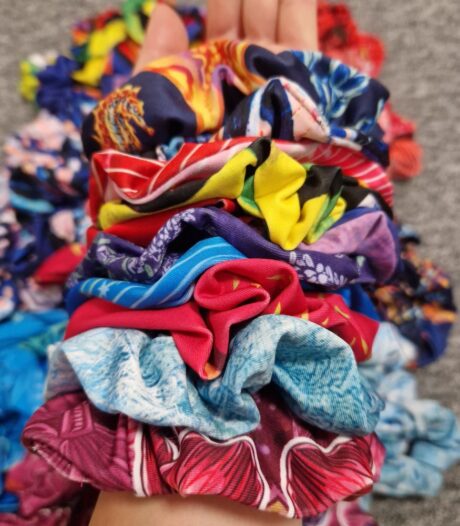 kolorowa gumka do włosów nowaste scrunchie