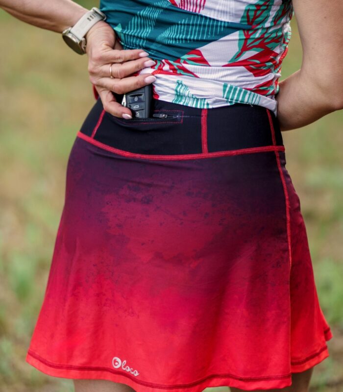 sportowa spódniczka ze spodenkami z kieszonkami czerwone wino