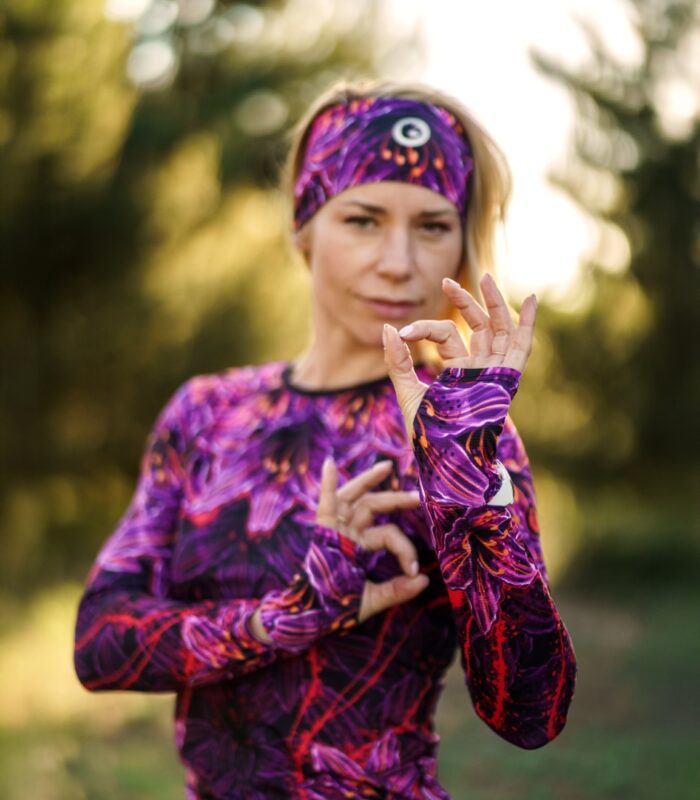 czarna lilia koszulka z długim rękawem w kwiaty