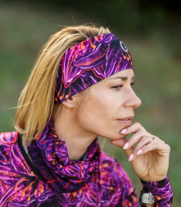 sportowy komin w kwiaty czarna lilia